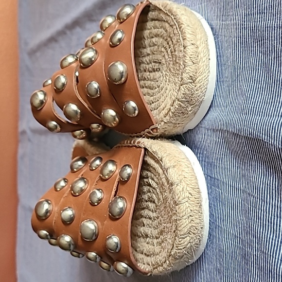 Marc Fisher Studded Leather Espadrille Sandals! CLEAN!! - Picture 7 of 10